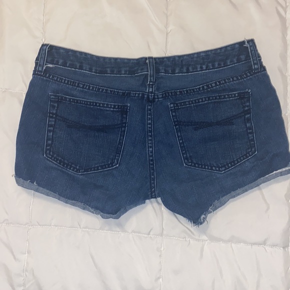 GAP jean shorts - Picture 2 of 5